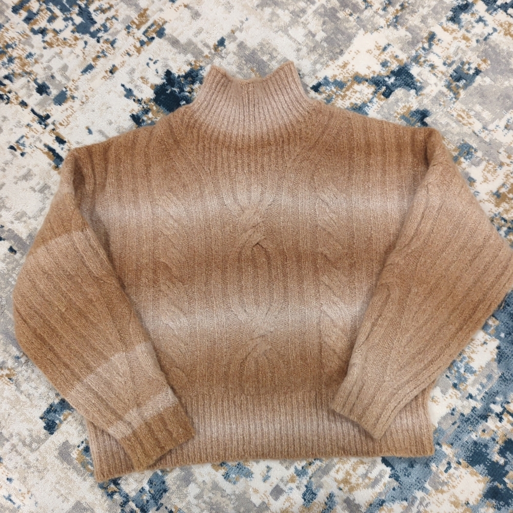 Banana Republic Tan Cream Italian Alpaca Yarn Cozy Cable Knit Sweater - W Size M